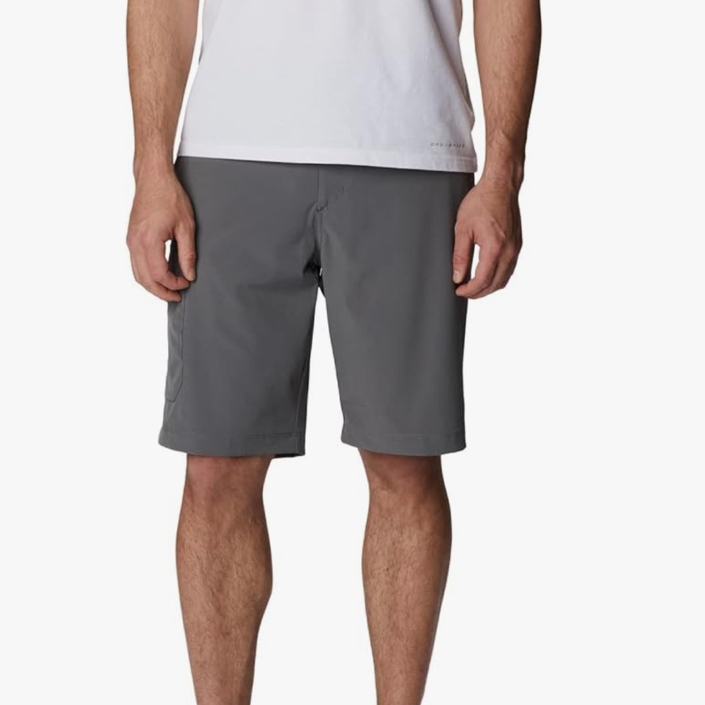 Columbia Men's Gray Eaglecrest Utility Cargo Shorts 42 x 10